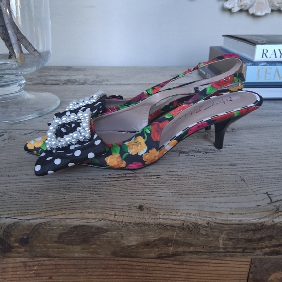 Betsey JohnsonBirdie Floral Slingback Bow Pumps Size 7 - Picture 5 of 14